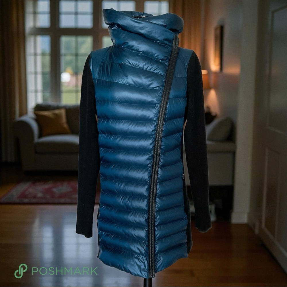 💖 Blue Puffer Jacket with Asymmetrical Zip & Knit Sleeves 💖